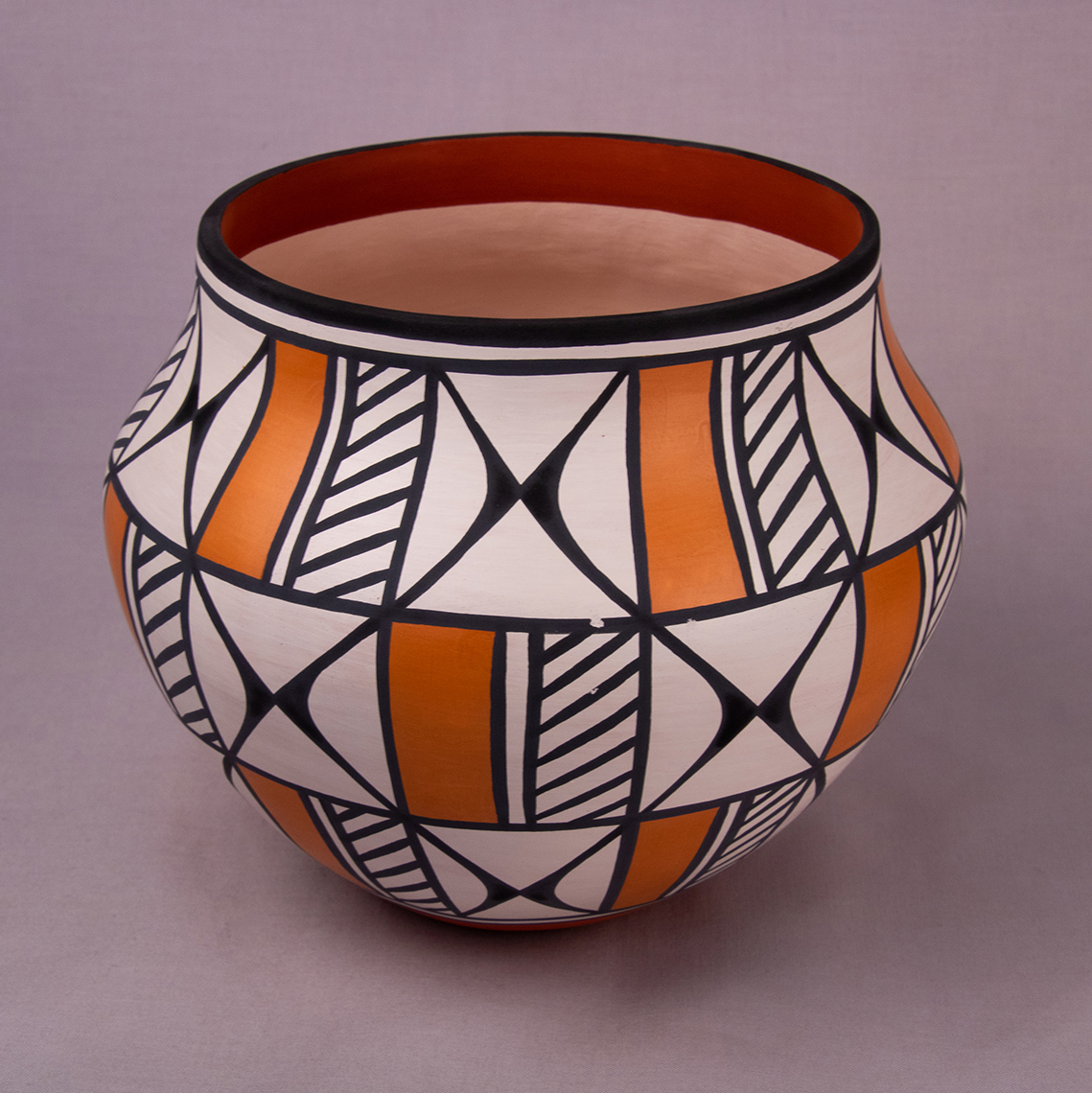 Acoma Contemporary Jar by David Antonio – Native Skies Gallery